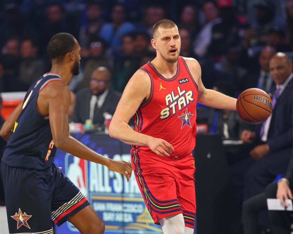 尼亚刚在前 尼亚刚在前