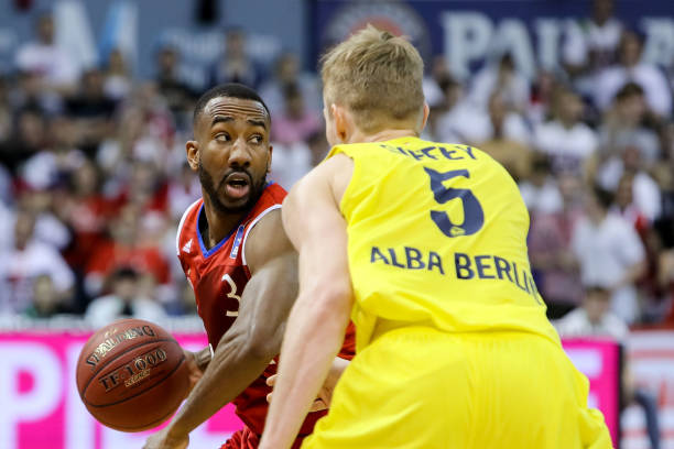 持竞争力的 持竞争力的