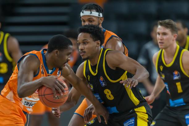 均位列联赛 均位列联赛